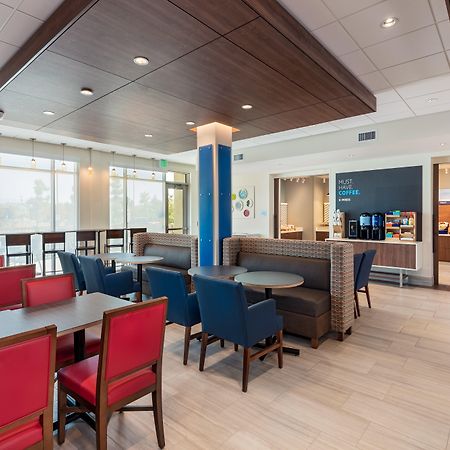 Holiday Inn Express & Suites - Moreno Valley - Riverside By Ihg Exterior photo