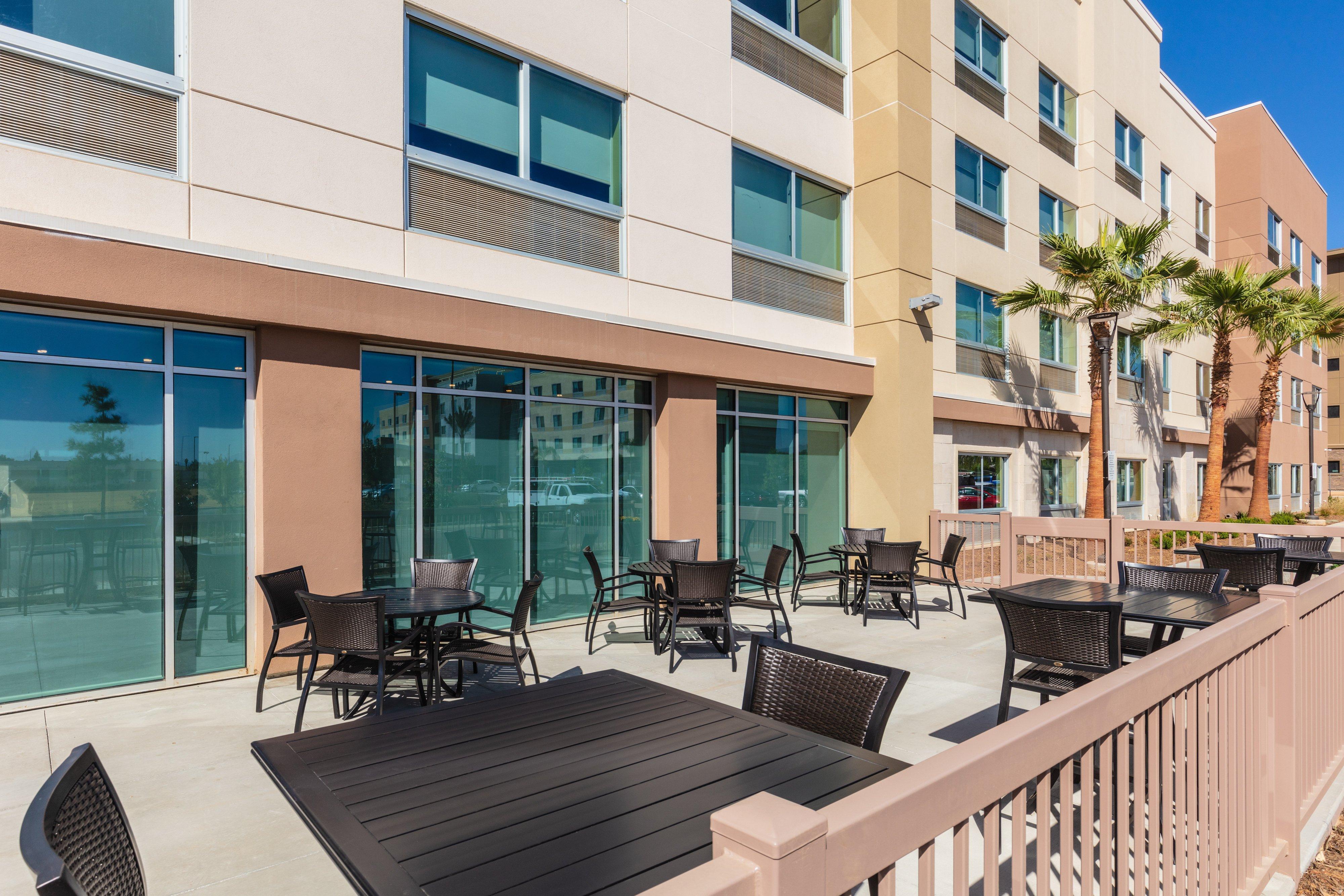 Holiday Inn Express & Suites - Moreno Valley - Riverside By Ihg Exterior photo