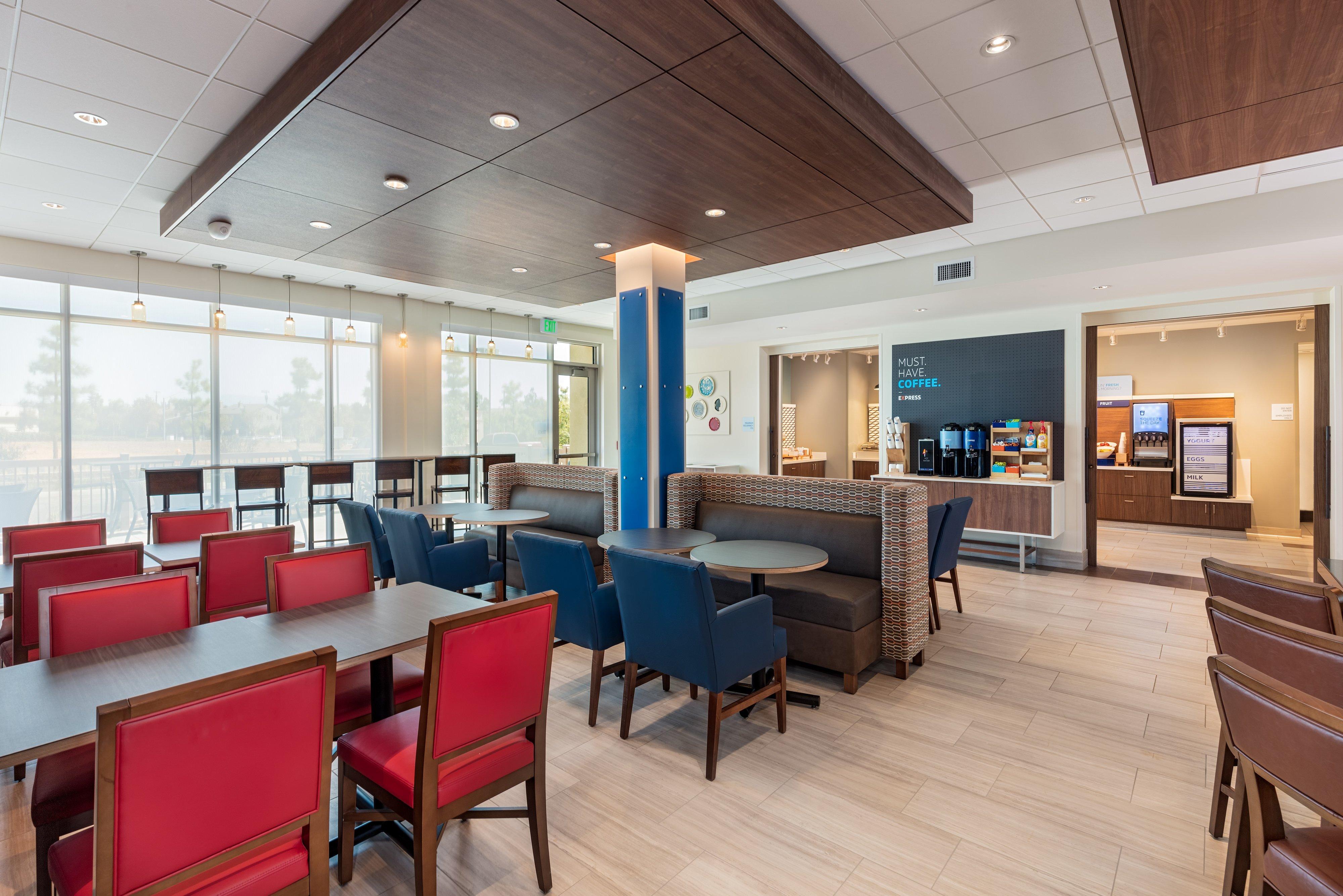 Holiday Inn Express & Suites - Moreno Valley - Riverside By Ihg Exterior photo