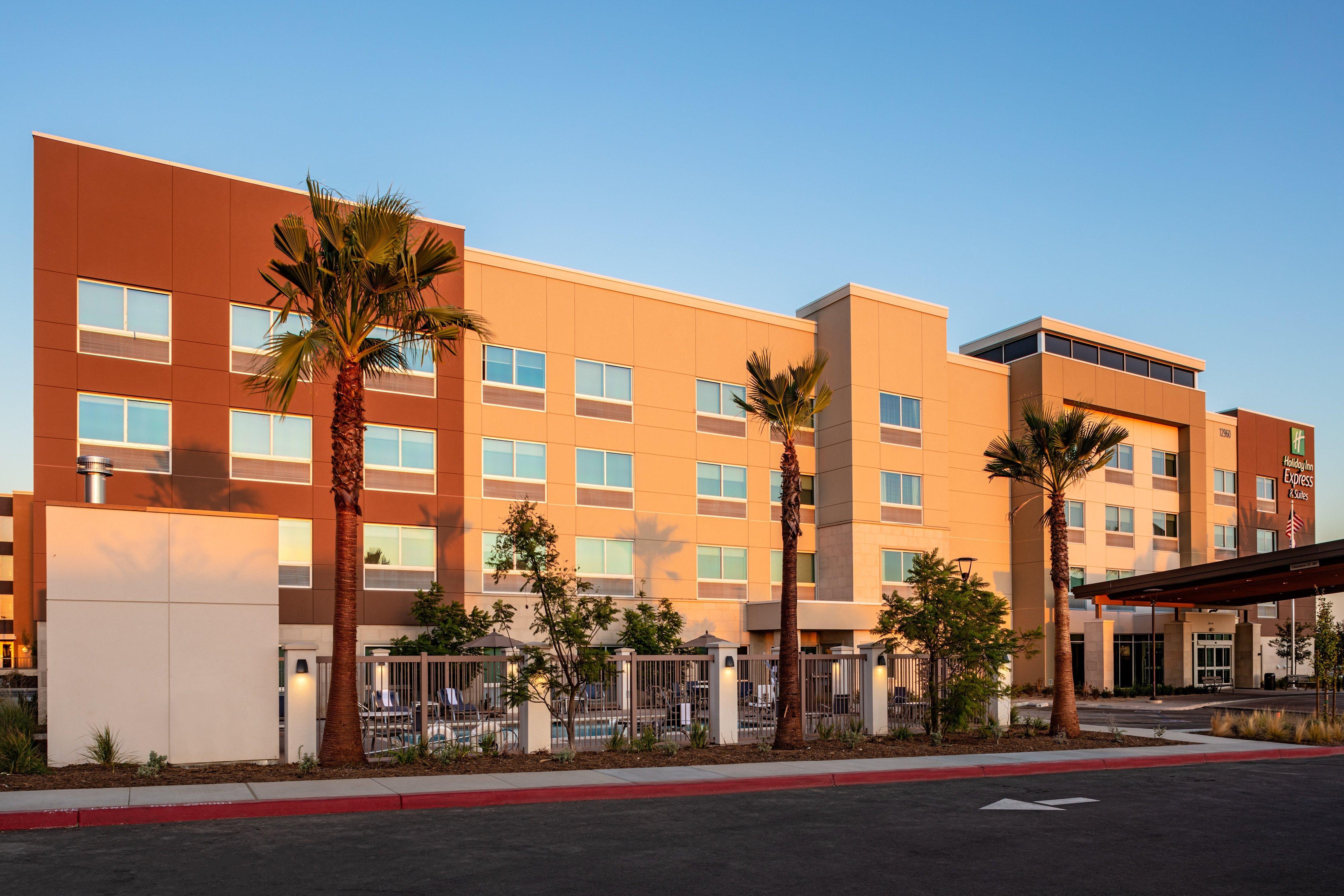 Holiday Inn Express & Suites - Moreno Valley - Riverside By Ihg Exterior photo