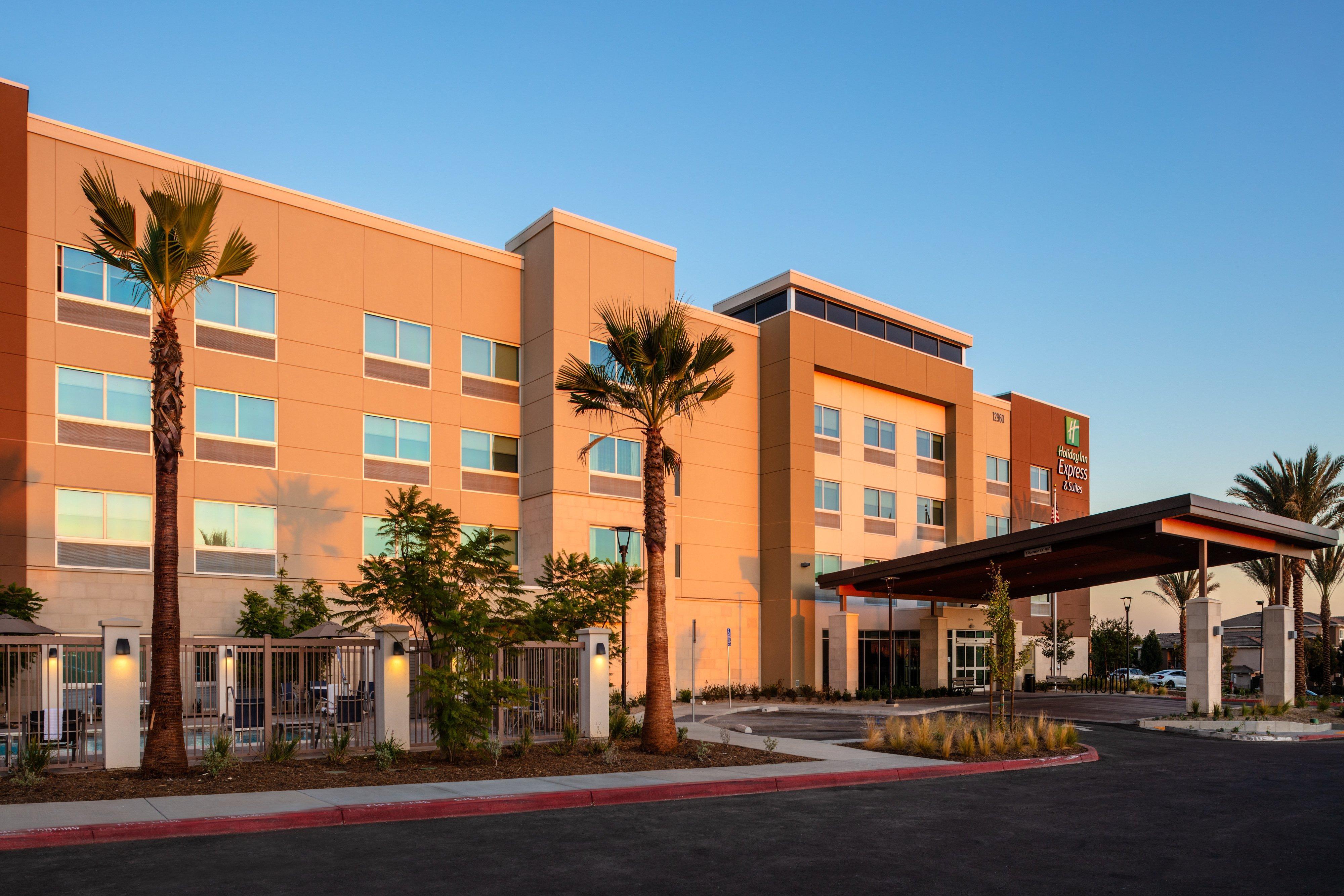 Holiday Inn Express & Suites - Moreno Valley - Riverside By Ihg Exterior photo